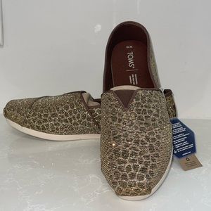 NWT TOMS - Shoes | TOMS Size 10W Woman’s flats